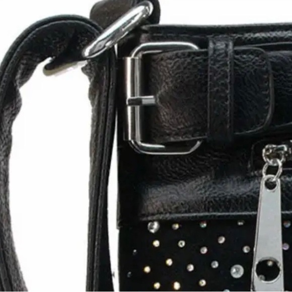 This purse is new never used it.   No tags. - Picture 3 of 4